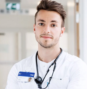 Adam Witten, Medicinstuderende Og Lægevikar
